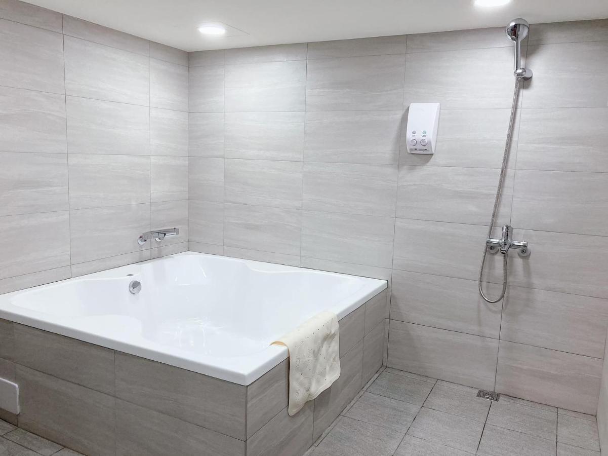 Cy Hotel Taipei Eksteriør billede