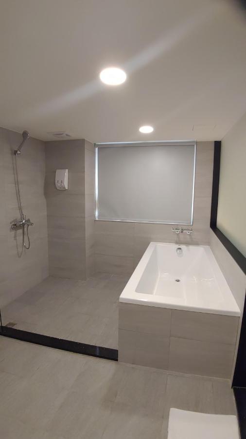 Cy Hotel Taipei Eksteriør billede